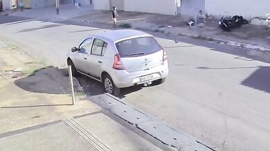 Motocyklista v Aparecidě de Goiânia srazil desetileté dítě na chodníku: Čelí obvinění z pokusu o vraždu