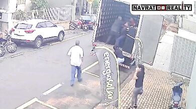 Pracovní nehoda #359 - Přimáčknutý