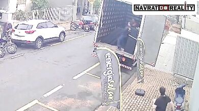 Pracovní nehoda #359 - Přimáčknutý