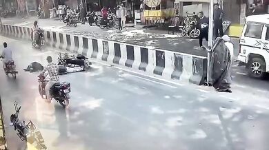 Vysoká rychlost motocyklu a srážka s chodkyní v Baitalpuru