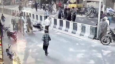 Vysoká rychlost motocyklu a srážka s chodkyní v Baitalpuru