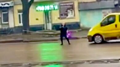 Řidič dodávky srazil ženu na Leninově ulici