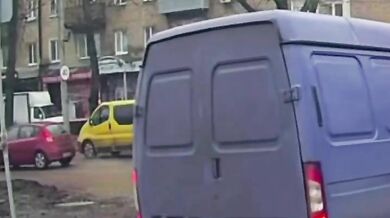 Řidič dodávky srazil ženu na Leninově ulici