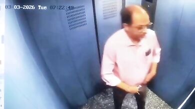 Nehoda ve výtahu v indickém Valsadu: Obyvatel budovy přežil pád se zraněními