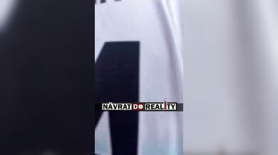 Brutální sražení muže na motorce při nepovedeném wheelie