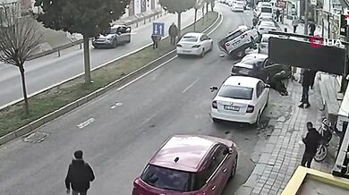 Auto srazilo učitelku přecházející silnici