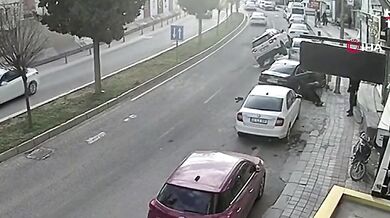 Auto srazilo učitelku přecházející silnici