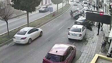 Auto srazilo učitelku přecházející silnici