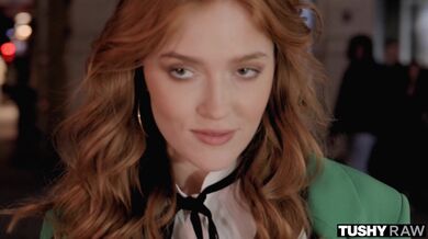 Nadržená zrzka Jia je totální anální šílenec a miluje, když má zadek pořádně zaplněný