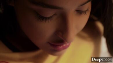 Emily ponižuje svého kluka tím že se nechá drsně ojet urostlým cizincem