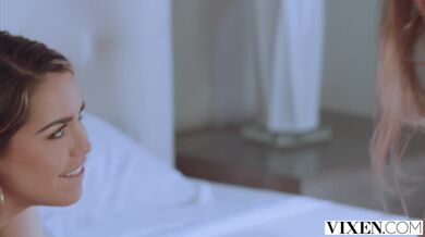 VIXEN - Alina a Avery dávají svému příteli speciální odměnu