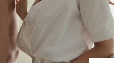 Asijská školačka miluje starší péra