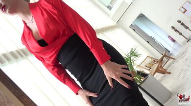 Prsatá blondýnka Angel The Dreamgirl miluje šukat a chce sperma v ústech nebo v díře