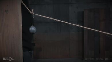 Rain Degre přivázaná ke stolu a tvrdě drážděna