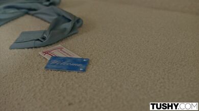 TUSHY - Nádherná Vanessa s nejsilnějším orgasmem v dvojité penetraci