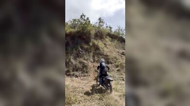 Pokus o vyjetí strmého kopce