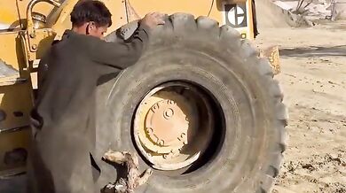 Efektivní oprava pneumatiky buldozeru šetří čas i náklady
