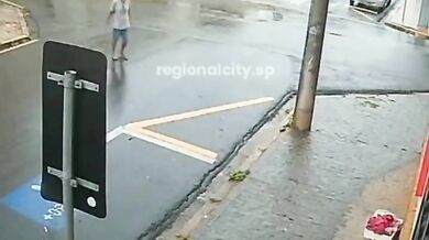 Tři zranění po srážce dvou automobilů v centru brazilského Piracicaby
