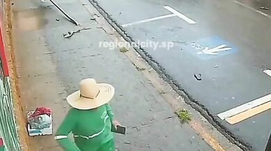 Tři zranění po srážce dvou automobilů v centru brazilského Piracicaby