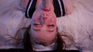 Scarlet Chase schytala masivní nálož mrdky přímo na ksicht