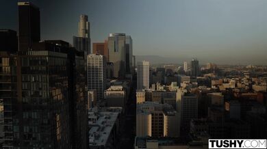 TUSHY - První anální debut bombovky Anny Claire Clouds v Tushy