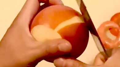 Profesionální oloupání jablka