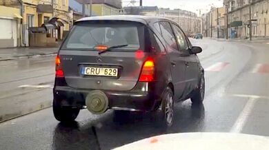 Litevský řidič si na nárazník připevnil minu