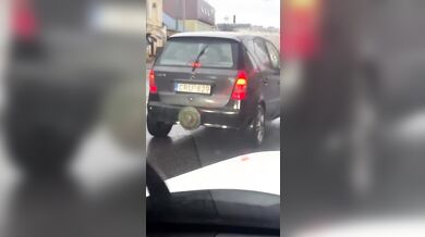 Litevský řidič si na nárazník připevnil minu