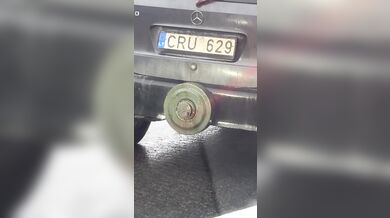 Litevský řidič si na nárazník připevnil minu