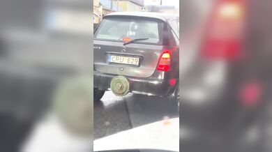 Litevský řidič si na nárazník připevnil minu