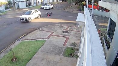 Dvacetiletý motorkář nepřežil střet s osobním automobilem