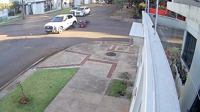 Dvacetiletý motorkář nepřežil střet s osobním automobilem