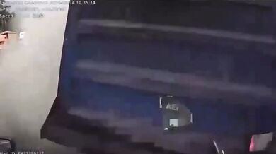 Tři mrtví po hromadné kolizi kamionů