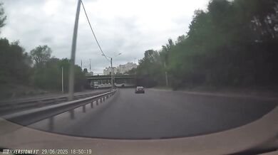Nehoda rychle jedoucího řidiče automobilu