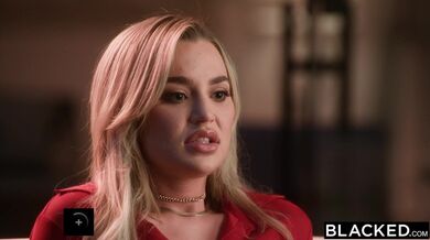 Sexem posedlá obdařená blondýna Blake Blossom se dělí o BBC s úchvatnou kráskou Ameenou Green