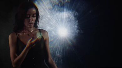 Dokonalá kráska Vanna Bardot si vůbec poprvé vyzkoušela „airtight“ se třemi péry najednou