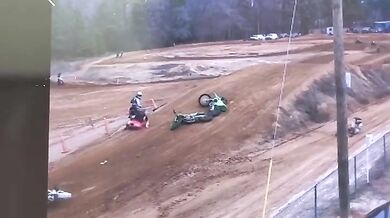 Nehoda na motokrosové dráze