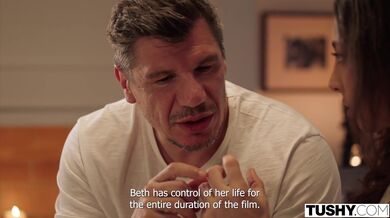 Análem posedlá Scarlett Alexis prožívá brutální DP orgasmus se dvěma péry v sobě