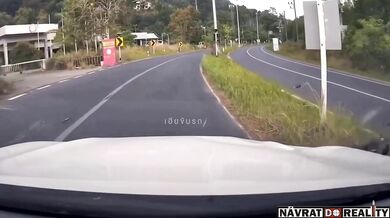 Blbec na motorce v Thajsku