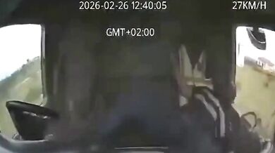 Mobil za volant nepatří! #2