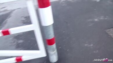 Zrzka z ulice šuká náhodného chlapa