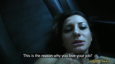 Tahle drobná kočička si za jízdu zaplatila pořádným oprcáním