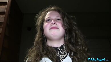 Public Agent - 18 letá plodná ženská dostane její první creampie