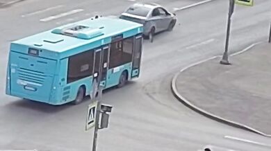 Vážná nehoda školáka v Krasnoje Selu po vběhnutí na červenou