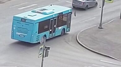 Vážná nehoda školáka v Krasnoje Selu po vběhnutí na červenou