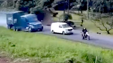 Zázračné přežití motocyklisty v Pital de San Carlos