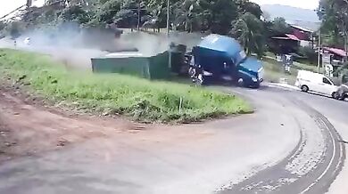 Zázračné přežití motocyklisty v Pital de San Carlos