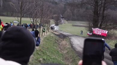 Nehoda během závodu Rallye