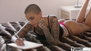 Leigh Raven si nechala totálně vymrdat těsný zadek od Micka Bluea