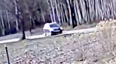 Opilá řidička s dítětem v autě a telefonem v ruce způsobila vážnou nehodu